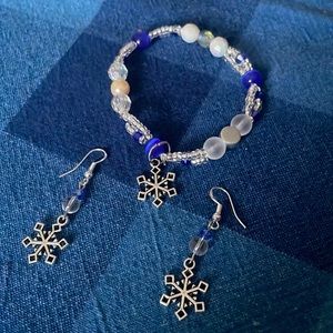 2/25 Handmade Sparkling Snowflake Theme Bracelet & Earrings Gift Set 4 Christmas